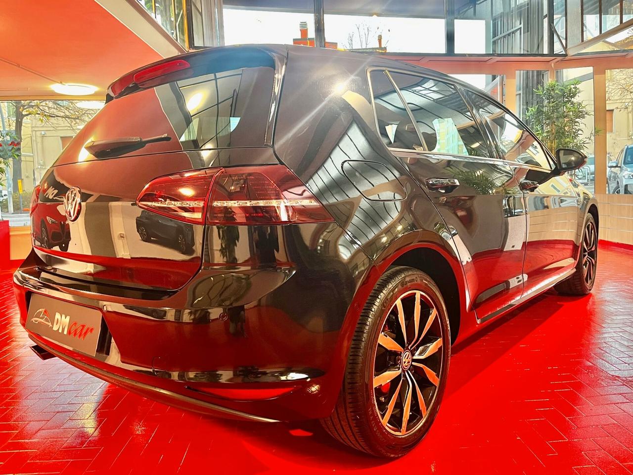 VOLKSWAGEN GOLF VII 105 CV TDI HIGHLINE DSG RETROCAMERA CERCHI IN LEGA OK NEOPATENTATI