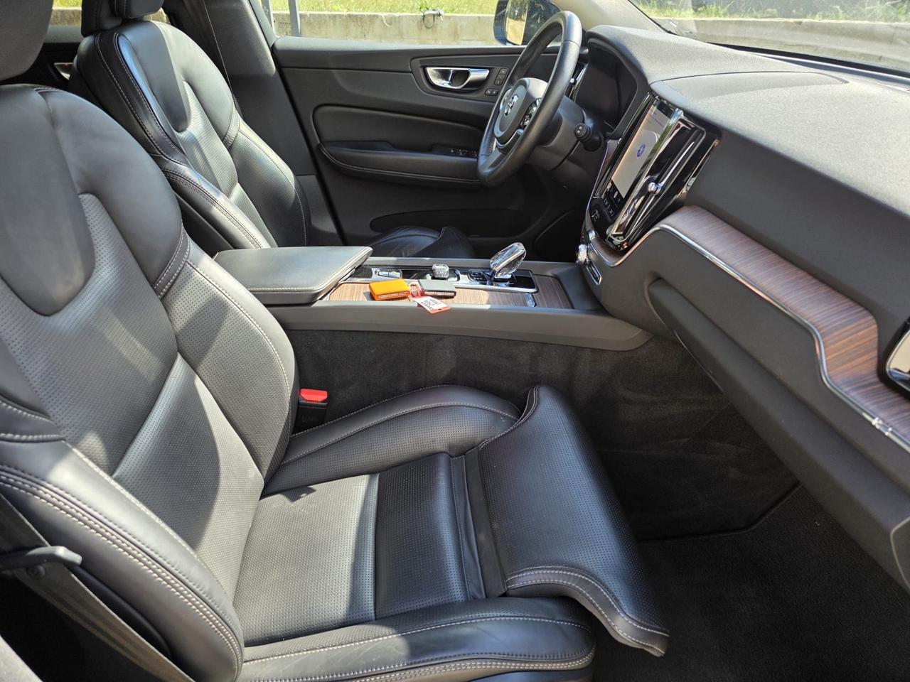 Volvo XC 60 XC60 B4 automatico Plus Dark
