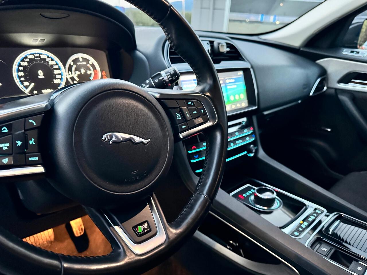 Jaguar F-Pace 2.0 D 240 CV AWD aut. R-Sport