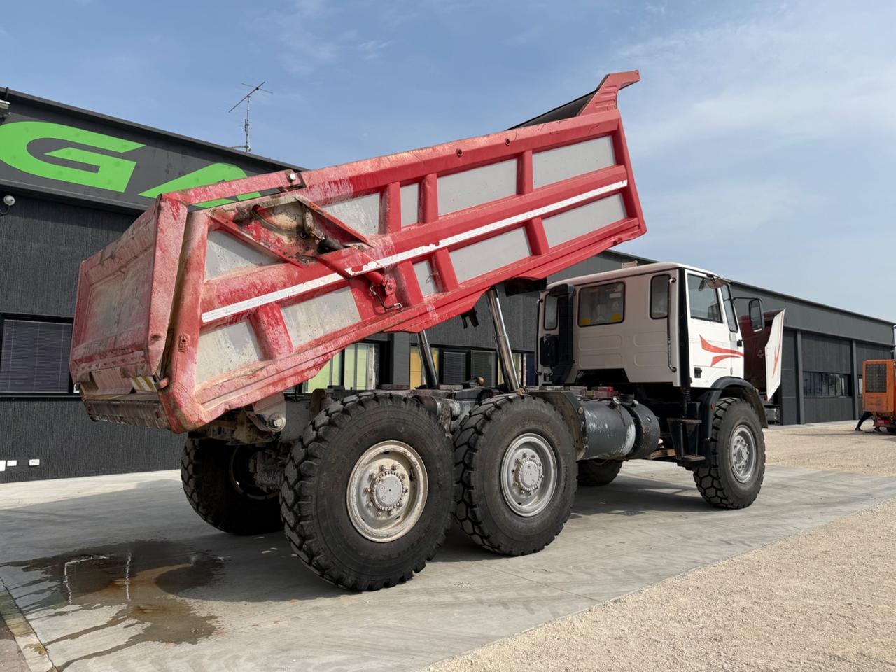 PERLINI 131-33 dumper 6x4 con sponda idraulica