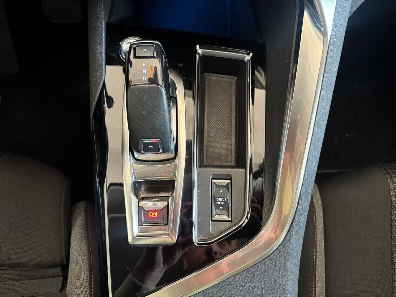 Peugeot 3008 BlueHDi 130 EAT8 Active Pack - 2021