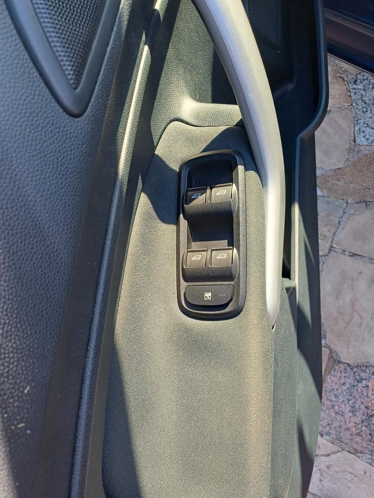 Ford Fiesta 1.4 TDCi 70CV 5 porte Titanium