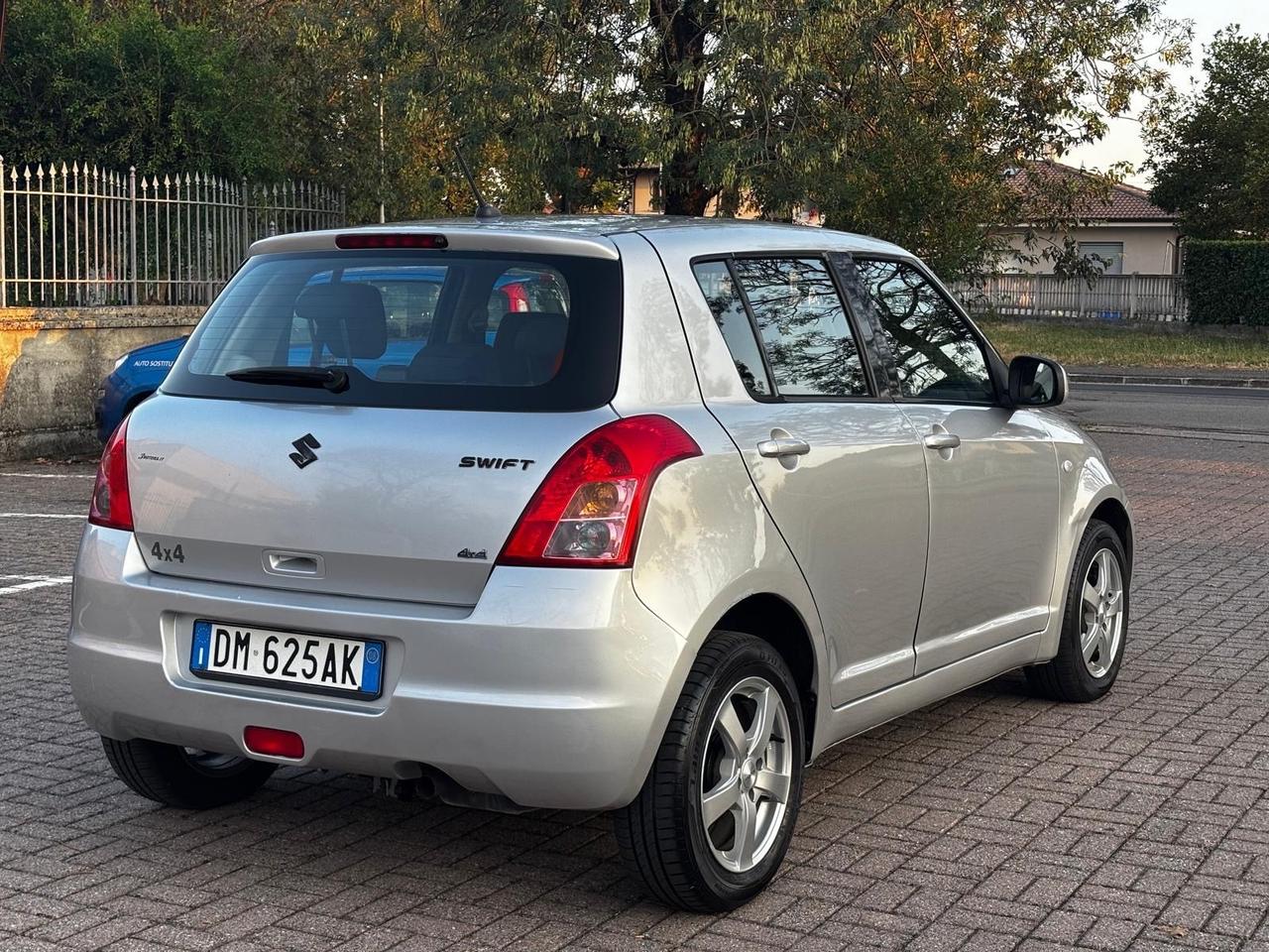 Suzuki Swift 1.3 4x4 5 porte GL – €3.600 | 218.000 km