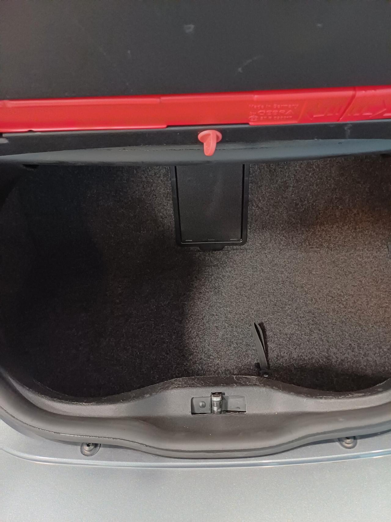 Volkswagen New Beetle 1.4 16V Cabrio Neopatentati