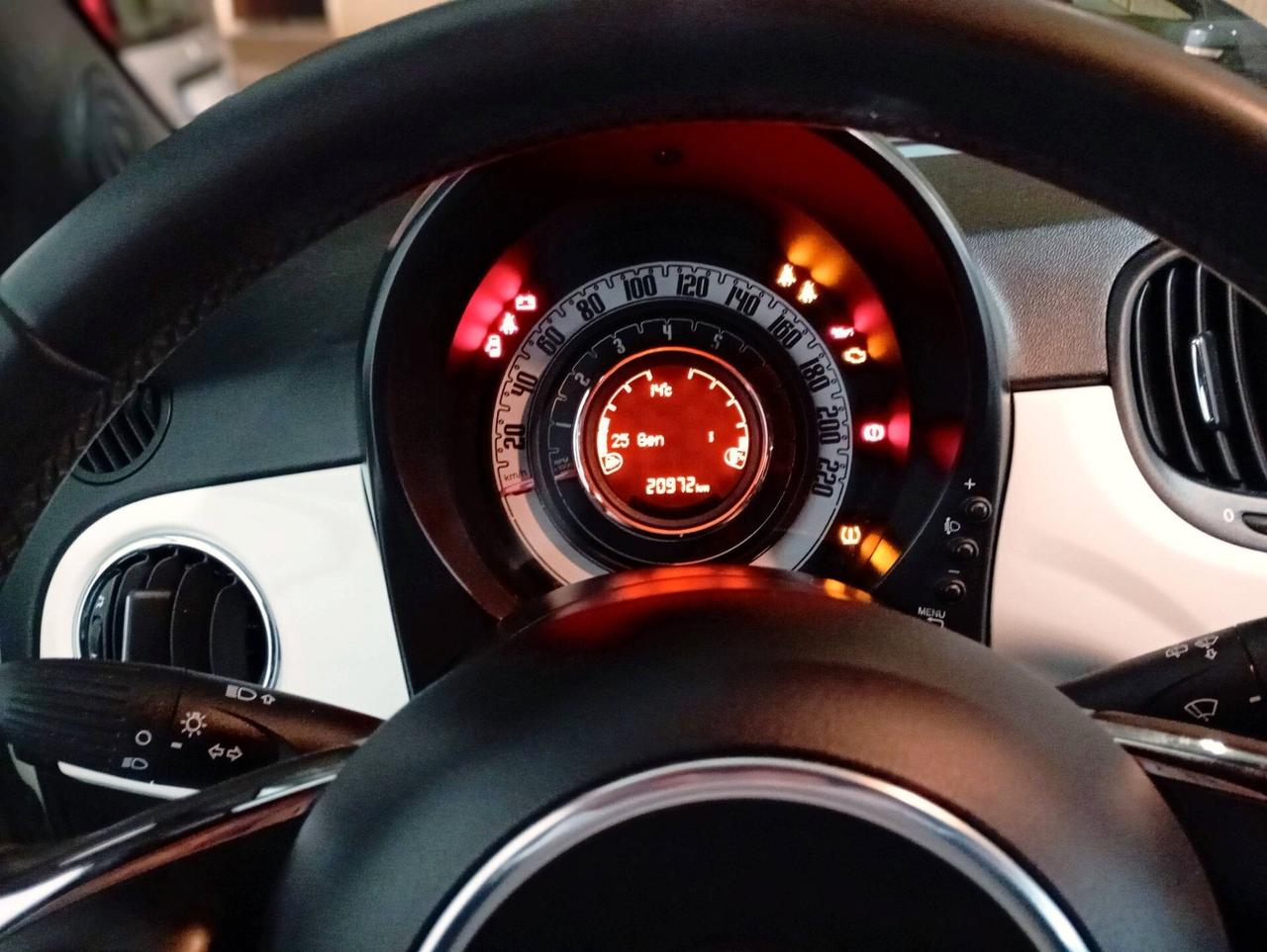 Fiat 500 1.0 Hybrid Red