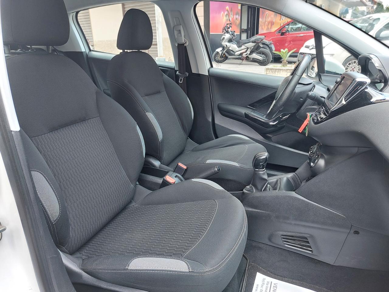 Peugeot 208 1.2 Gpl 82 Cv 5p Allure