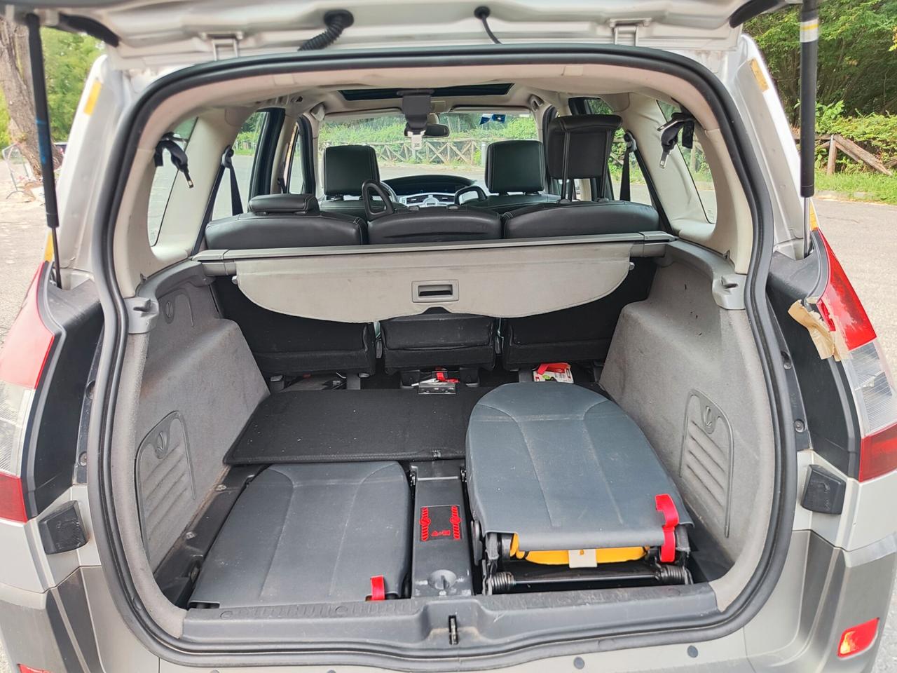 Renault Grand Scénic 1.9 dCi 7 posti
