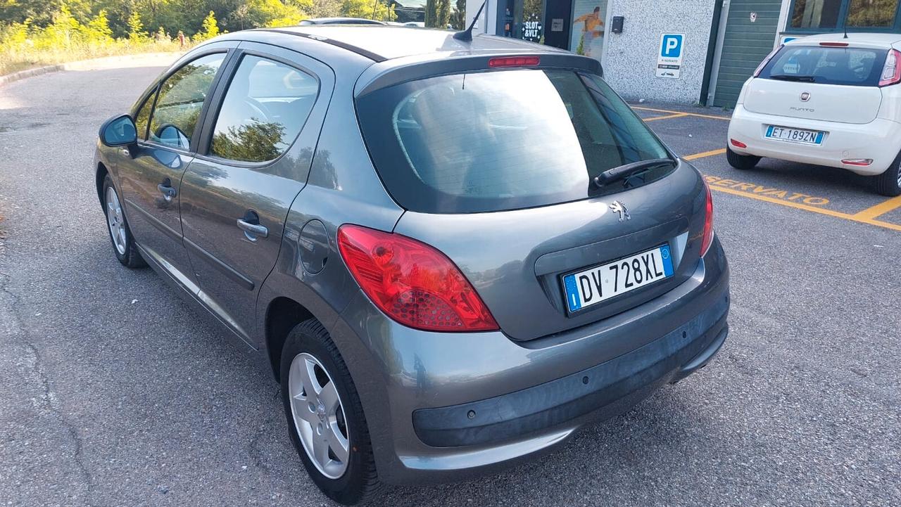 Peugeot 207 1.4 8V 75CV 5p. Energie Sport ECO GPL