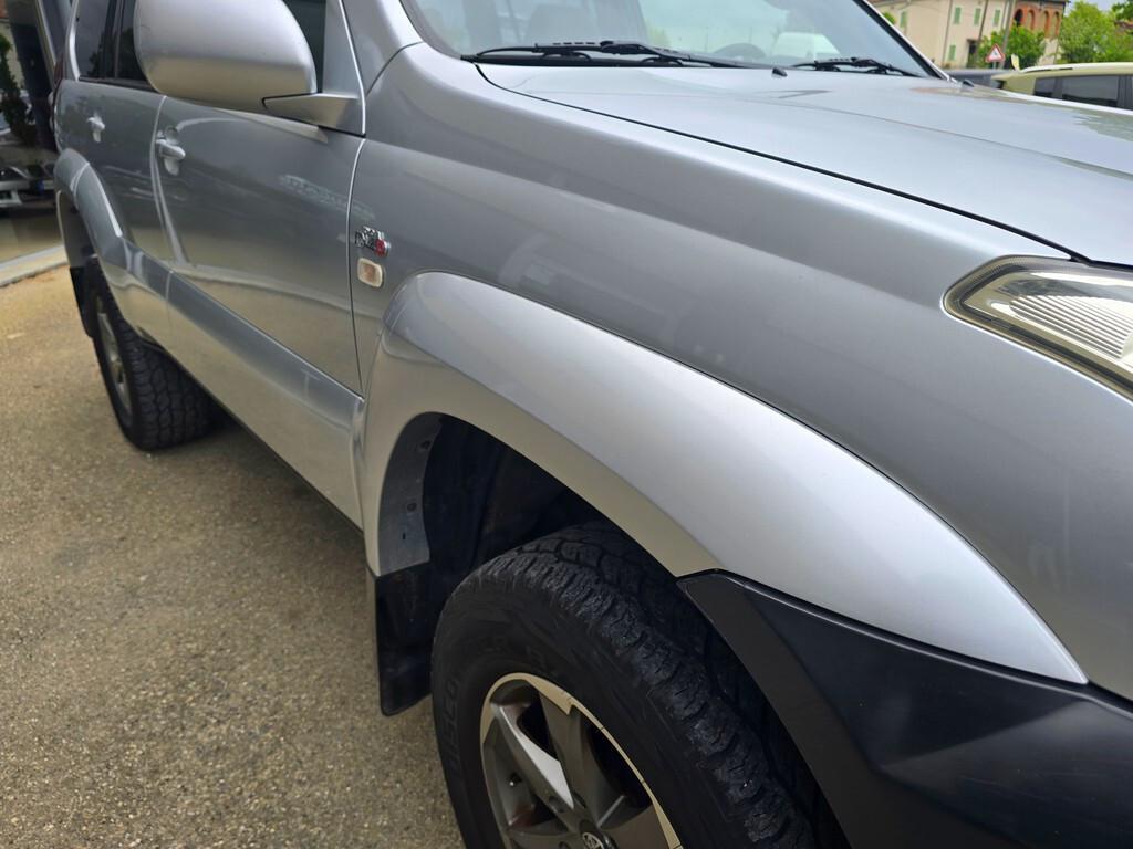 Toyota Land Cruiser 3.0 D-4D WAGON 8 POSTI