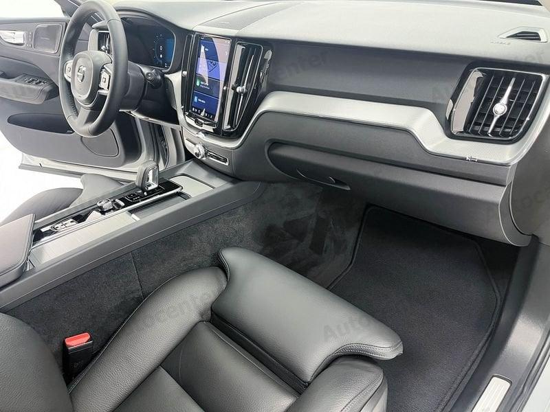 Volvo XC60 B4 (b) automatico Plus Dark