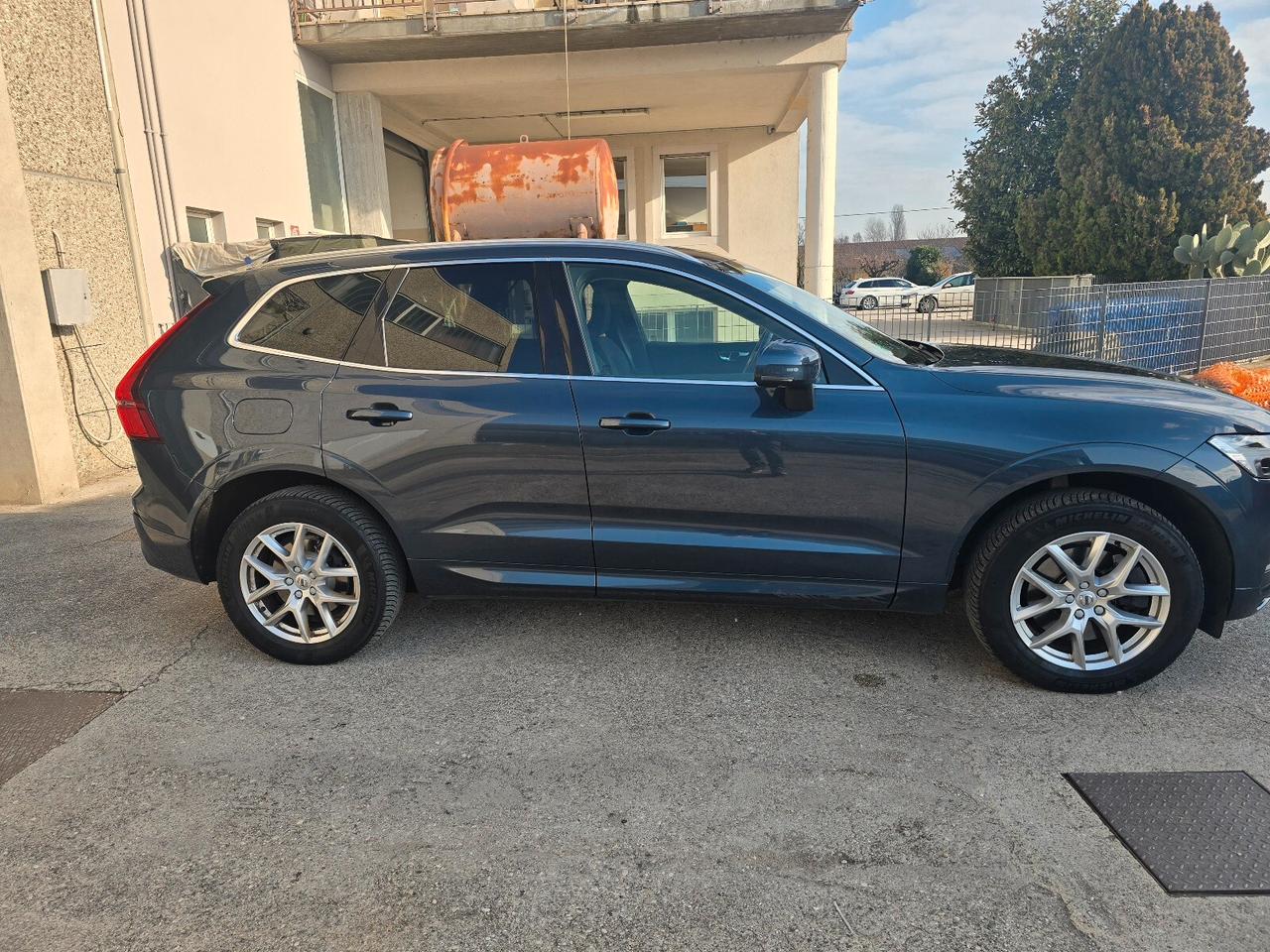 Volvo XC 60 XC60 B4 (d) AWD Geartronic Business