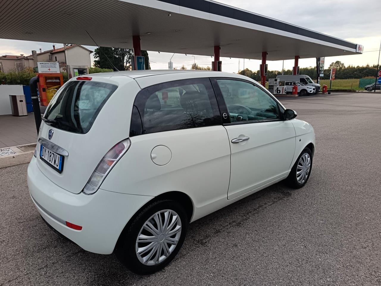 Lancia Ypsilon 1.4 Oro Ecochic GPL ok neo patente