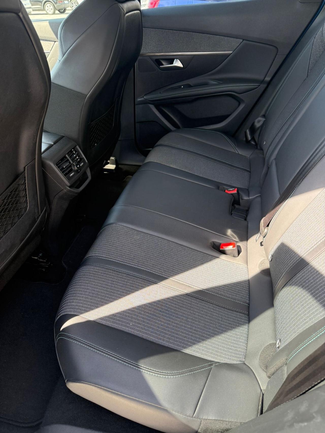 Peugeot 3008 BlueHDi 130 S&S Allure Pack