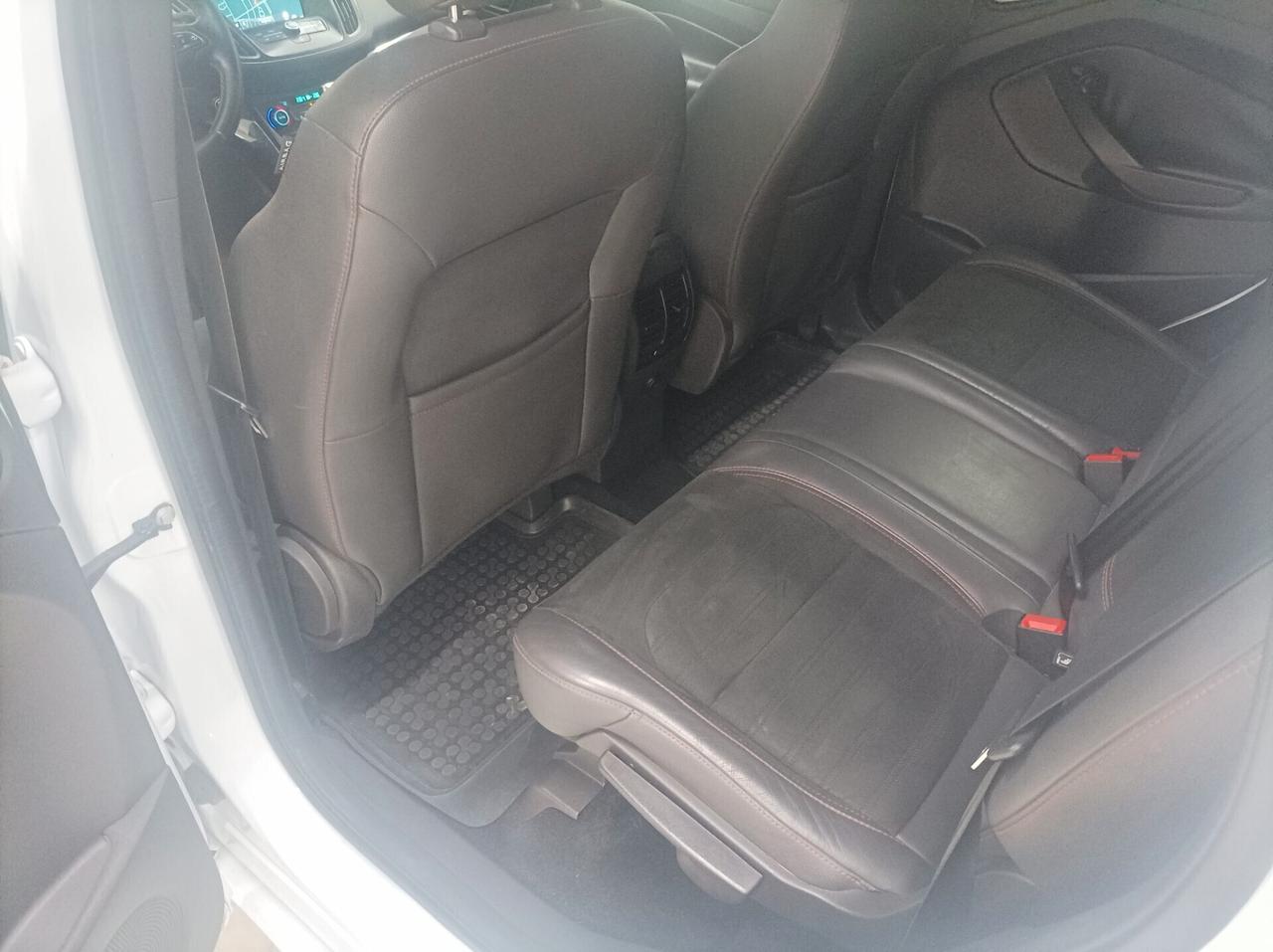 Ford Kuga 2.0 TDCI 150 CV S&S 4WD Powershift ST-Line