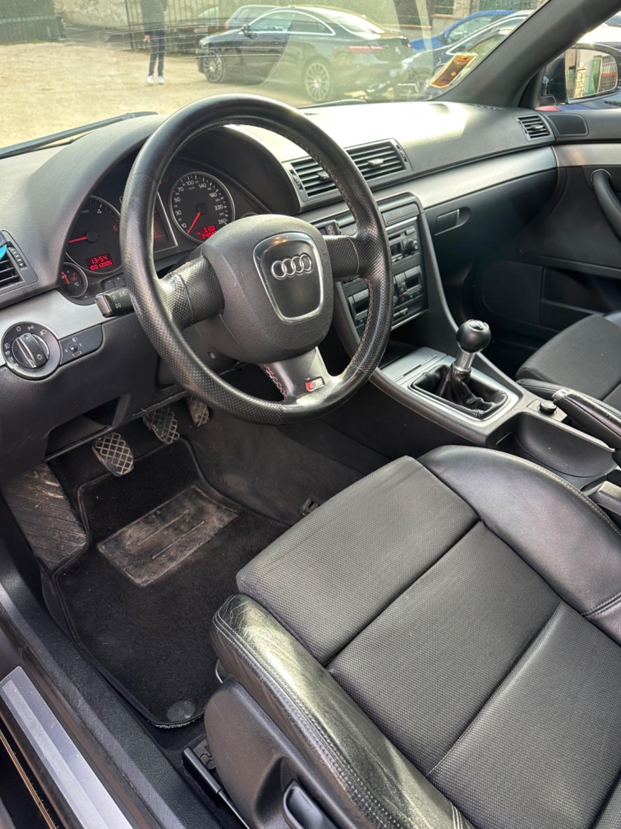 Audi A4 2.0 16V TDI AVANT SLINE KMCERT UNICOPR