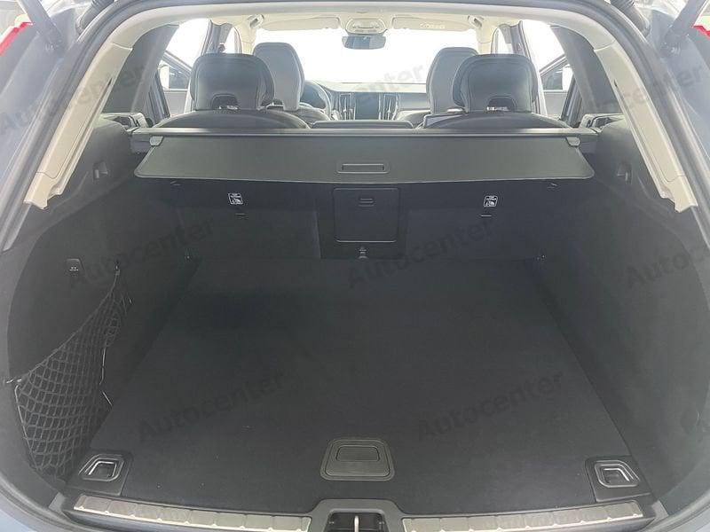 Volvo XC60 XC60 B4 (d) 197CV AWD AUT PLUS DARK