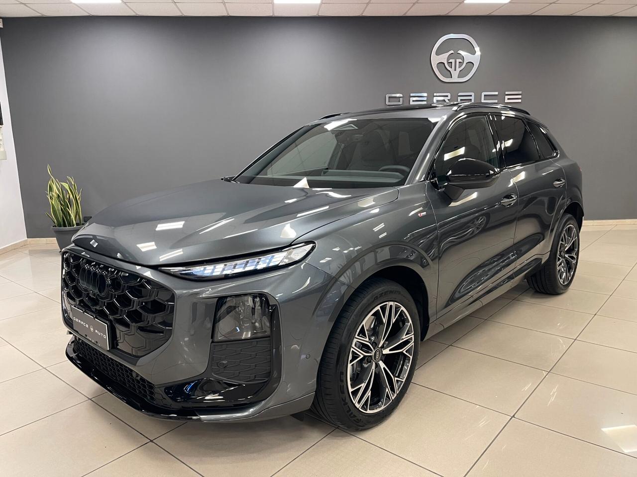 New Audi Q3 2.0TDI 150cvSline Tech plus