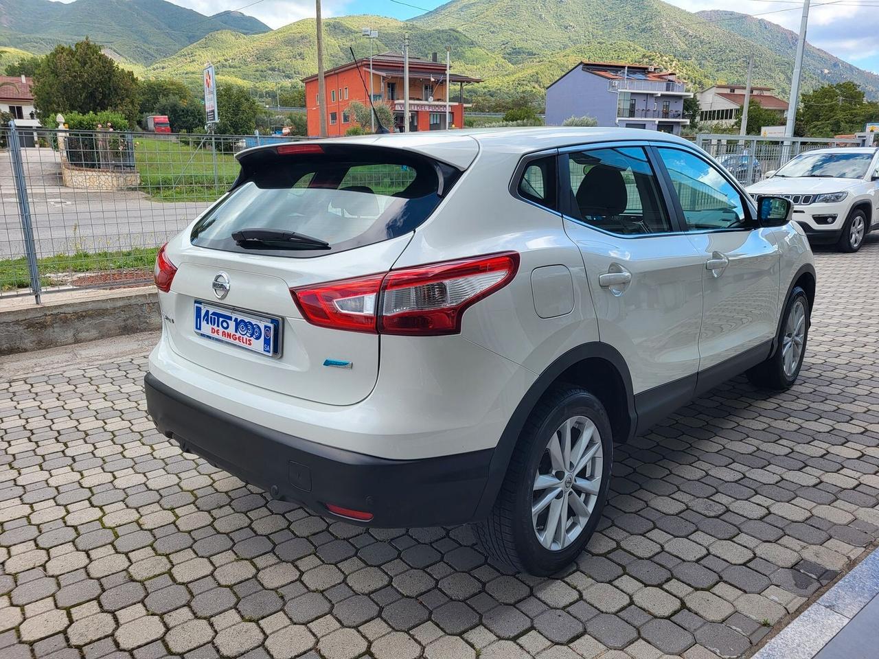 Nissan Qashqai 1.5 dCi 110CV 6MARCE FULL OPTIONALS - BIANCO PERLA