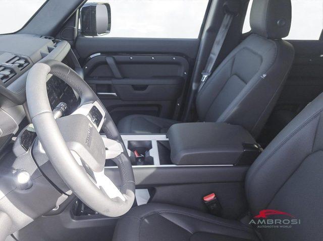 LAND ROVER Defender 110 5DR SWB XDynamic SE 200PS