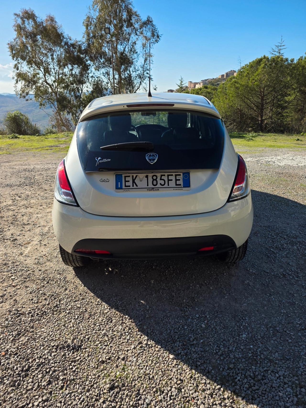 Lancia Ypsilon 1.2 69 CV 5 porte S&S Gold
