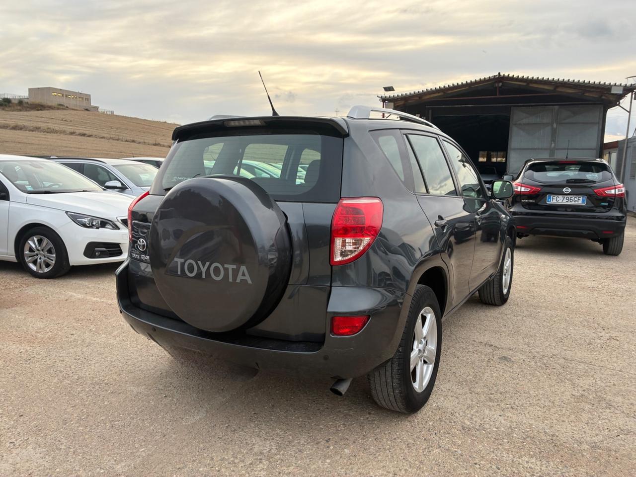 Toyota RAV 4 RAV4 2.2 D-4D 136 CV LUXURY (100 KW)