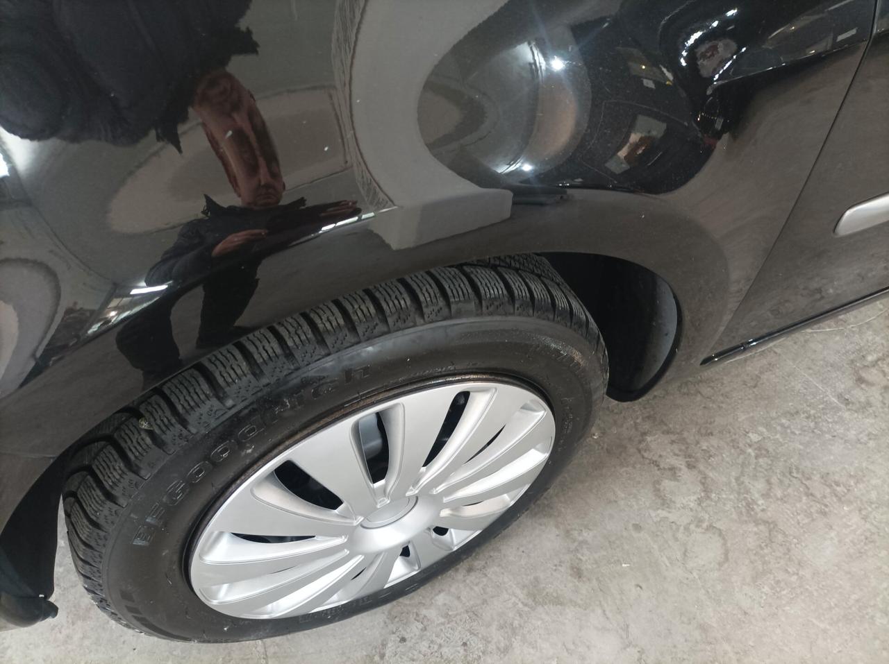 Renault Clio 1.2 16V 3 porte Confort 2011