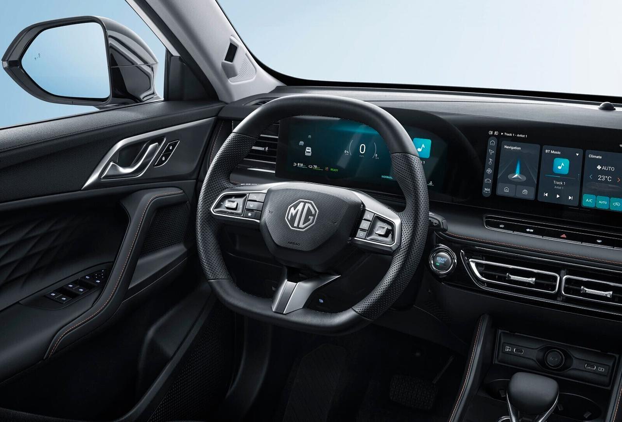Mg HS PHEV lux , nuova da configurare !