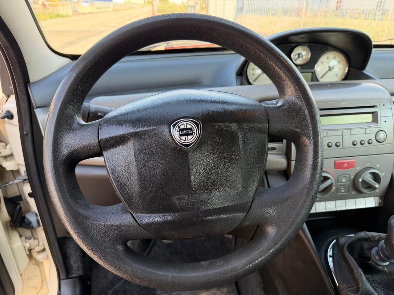 Lancia Ypsilon
