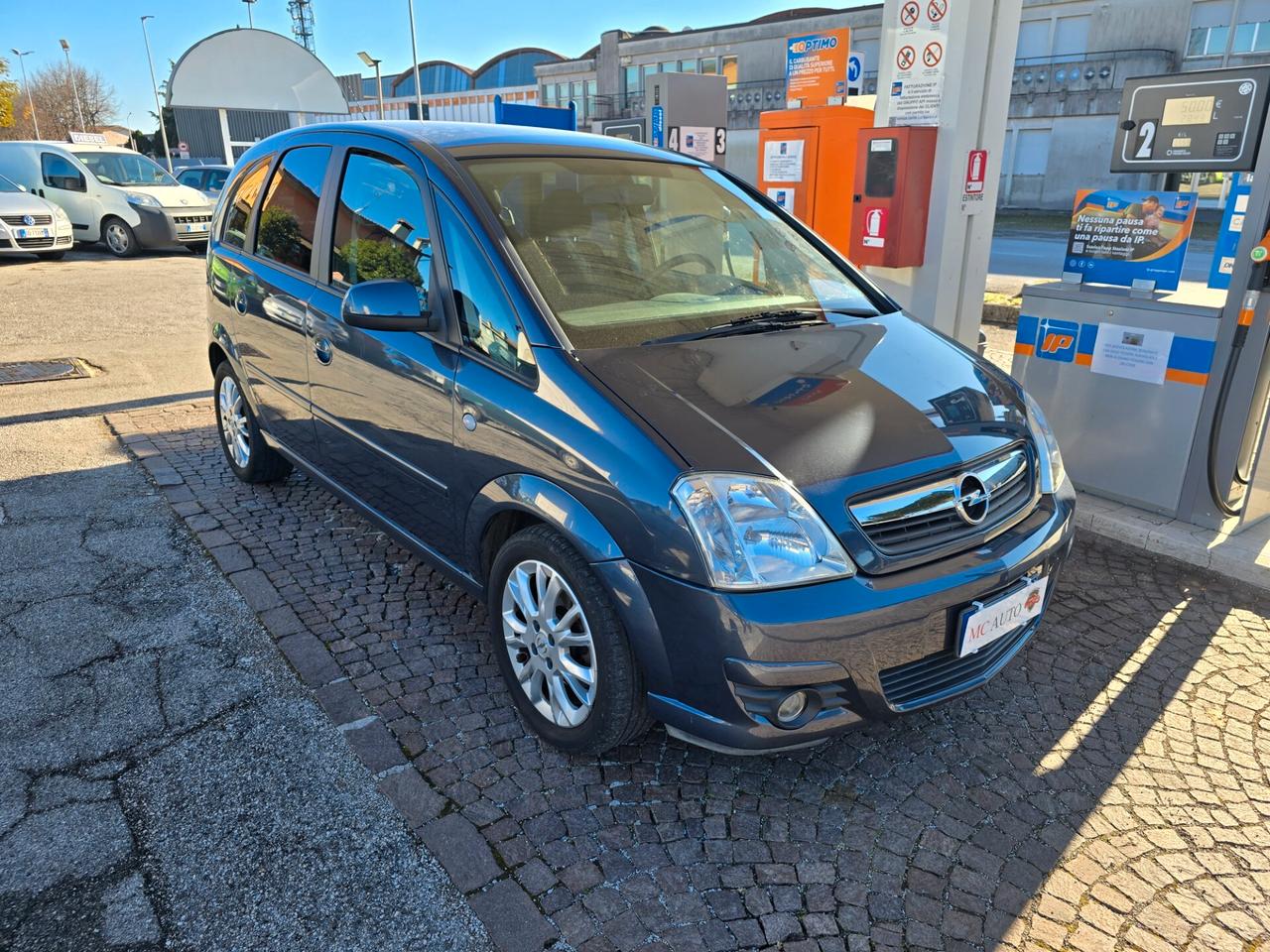 Opel Meriva 1.6 16V Cosmo con 196.000km