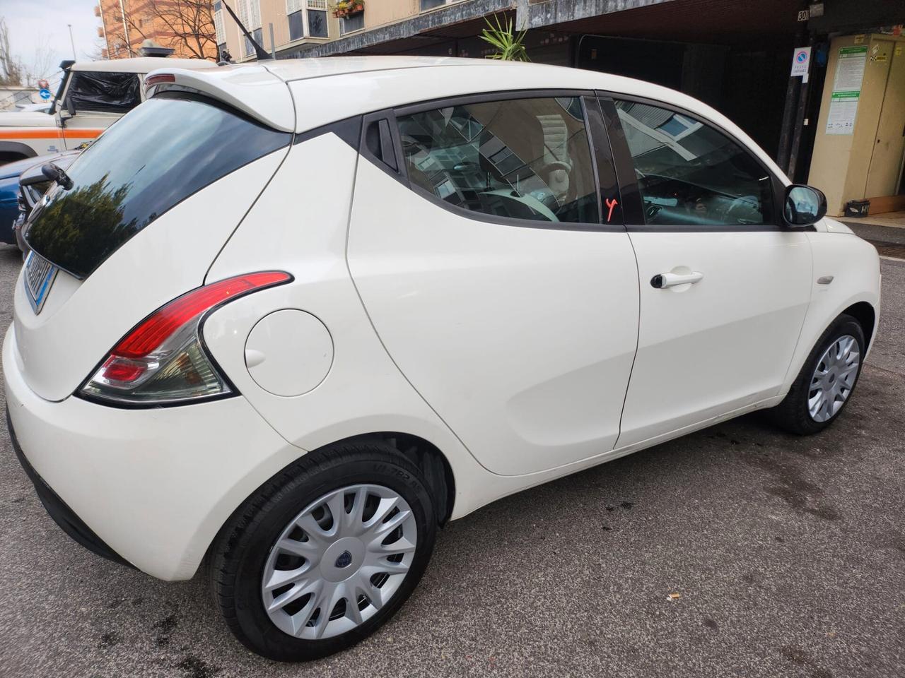 Lancia Ypsilon 1.2 69 CV 5 porte GPL Ecochic Elefantino