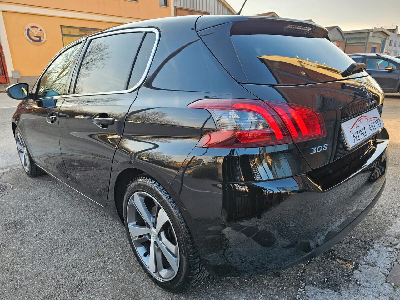 Peugeot 308 BlueHDi 120cv Allure*S&S*Navi*Pdc*Euro6*