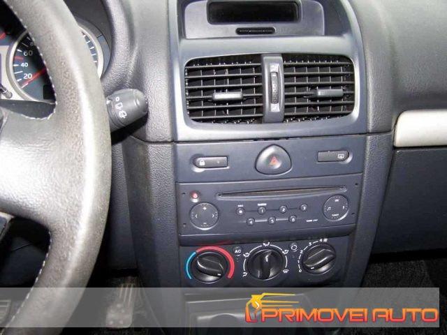 RENAULT Clio 1.2 16V cat 3 porte Limited
