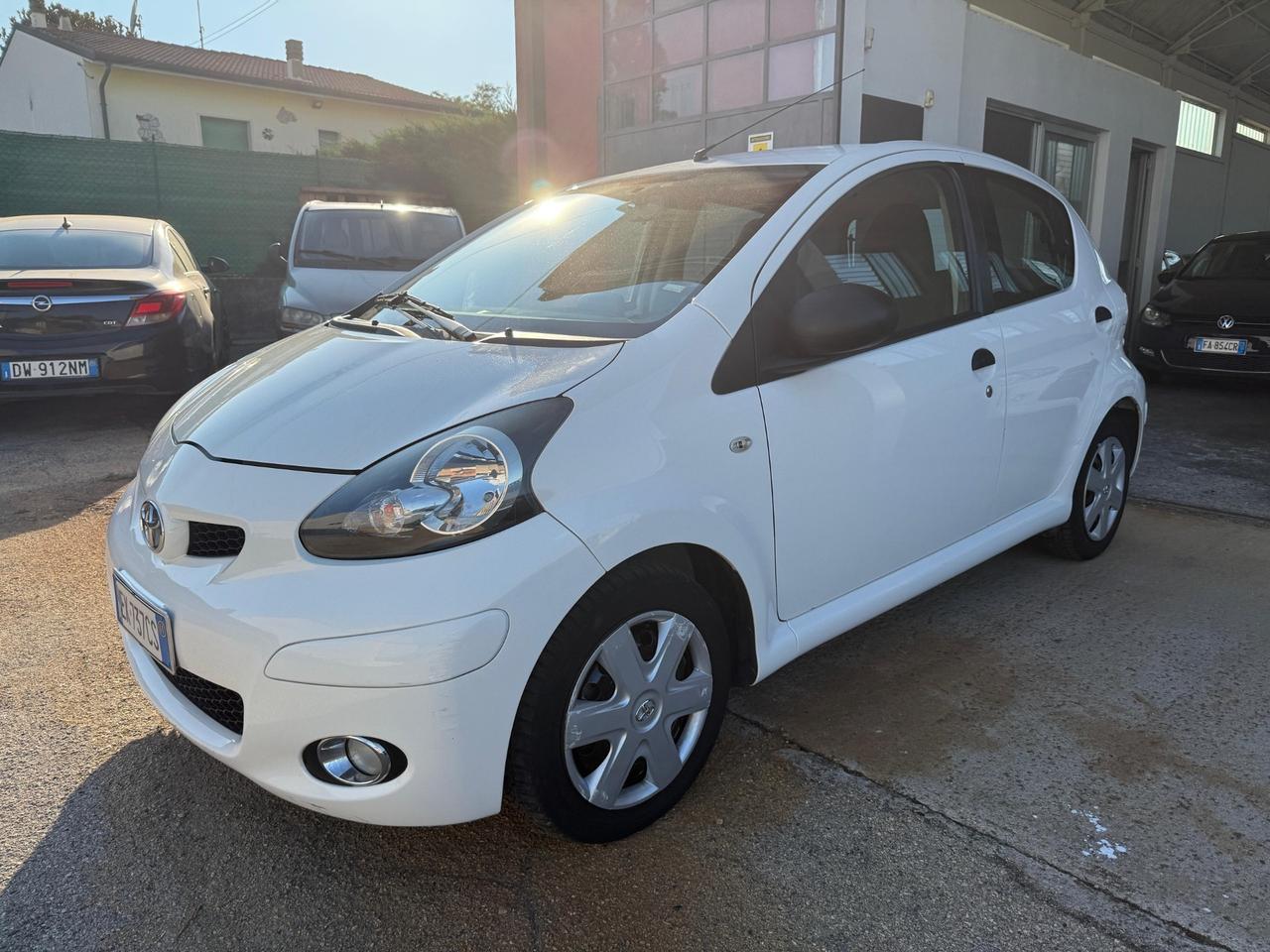 Toyota Aygo 1.0 12V VVT-i 5 porte Sol Connect