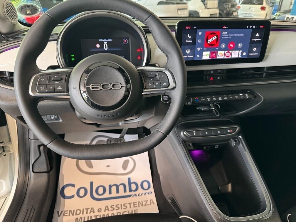 Fiat 600 1.2 hybrid 145cv auto Led Navi Cam App conn 17"