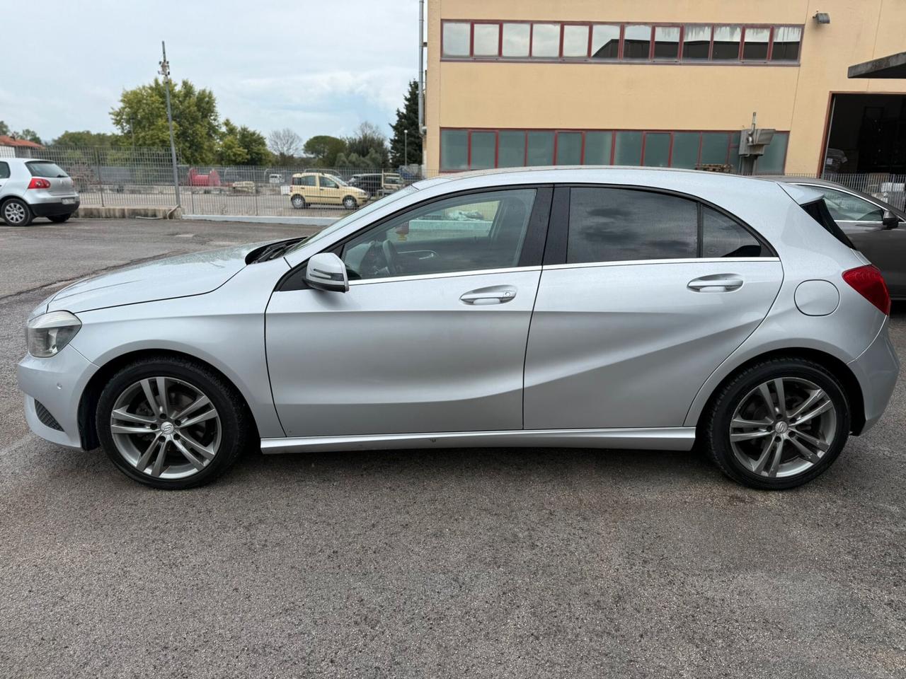 MERCEDES A200 2015 12 MESI DI GARANZIA