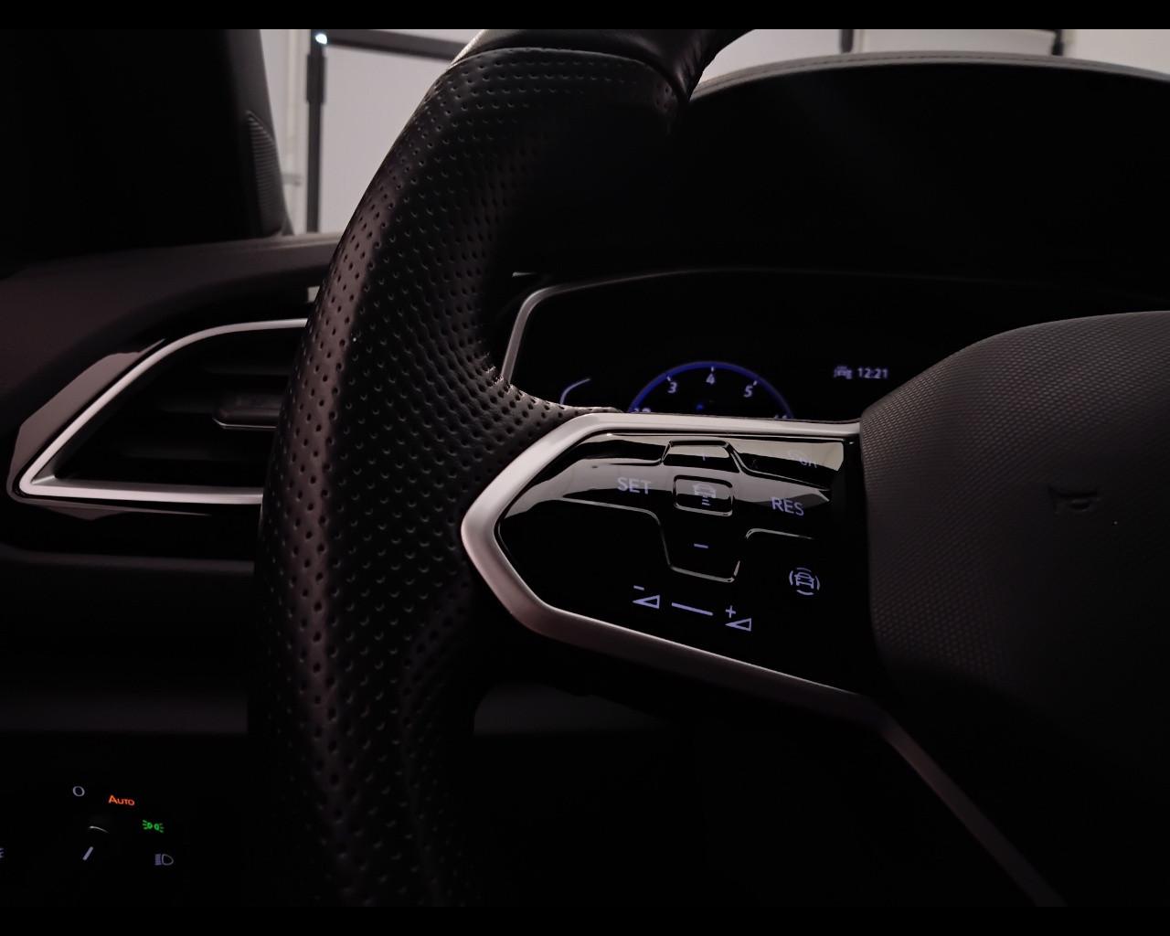 VOLKSWAGEN T-Roc 2022 - T-Roc 1.0 tsi R-Line 110cv