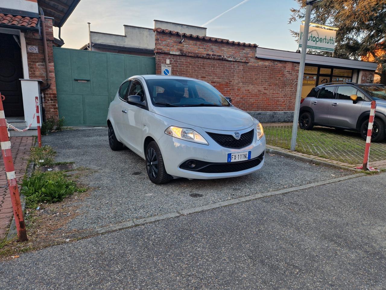 Lancia Ypsilon 1.2 70CV "64.100 km" Bluetooth, Sensori posteriori