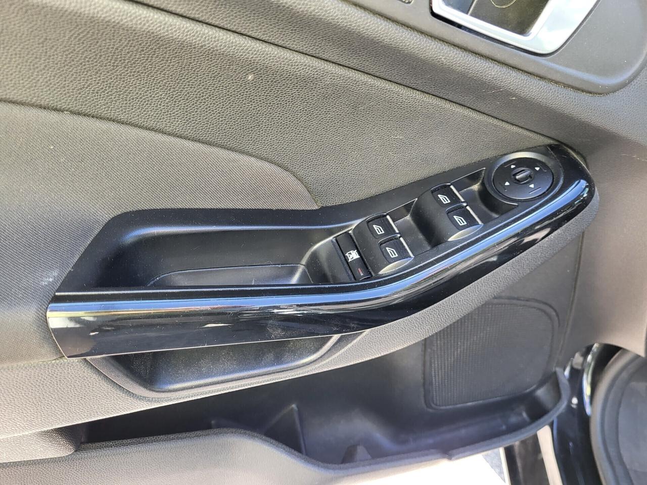 Ford FIESTA 1.4 GPL-UNICO PROPR-NAVI-3 REVISIONI