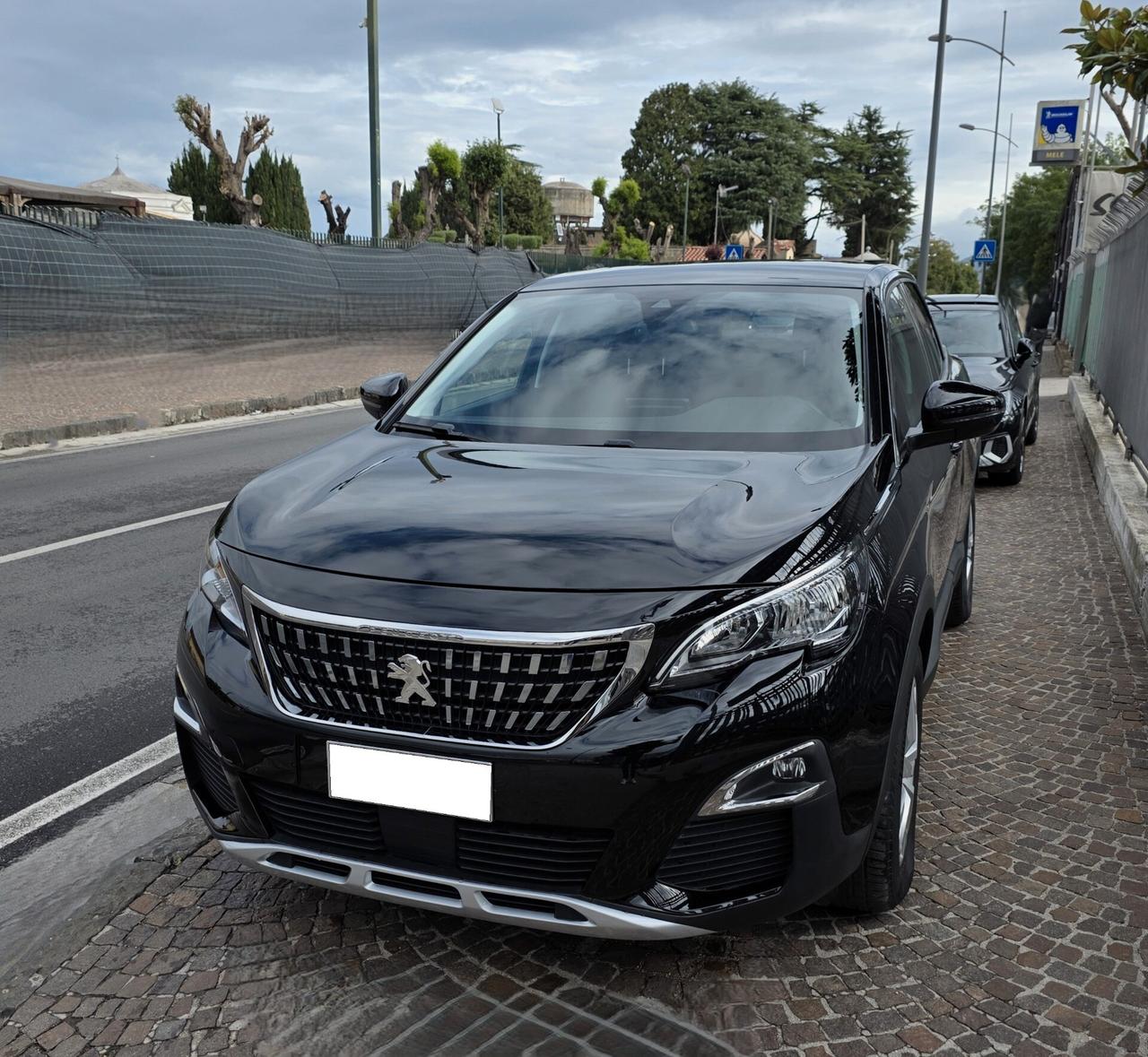 Peugeot 3008 BlueHDi 130 S&S EAT8 Business