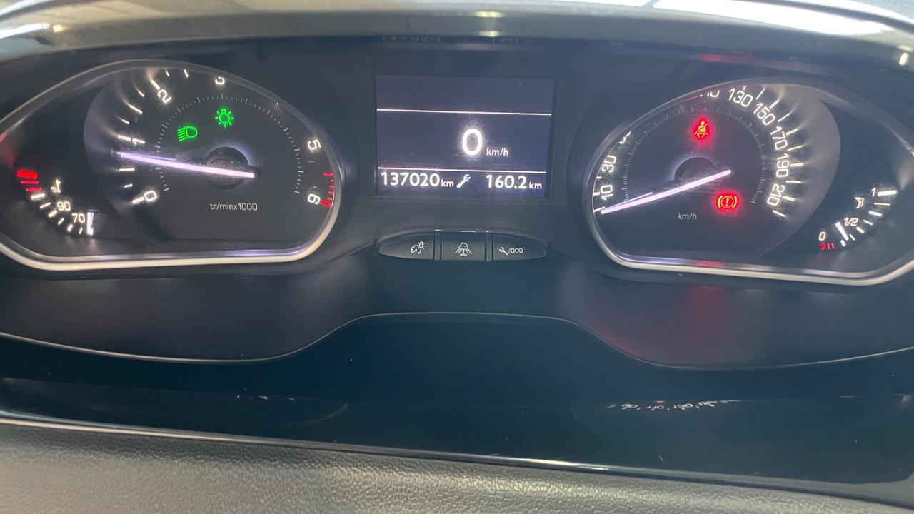 Peugeot 208 1.4 HDi 68 CV 5 porte Allure