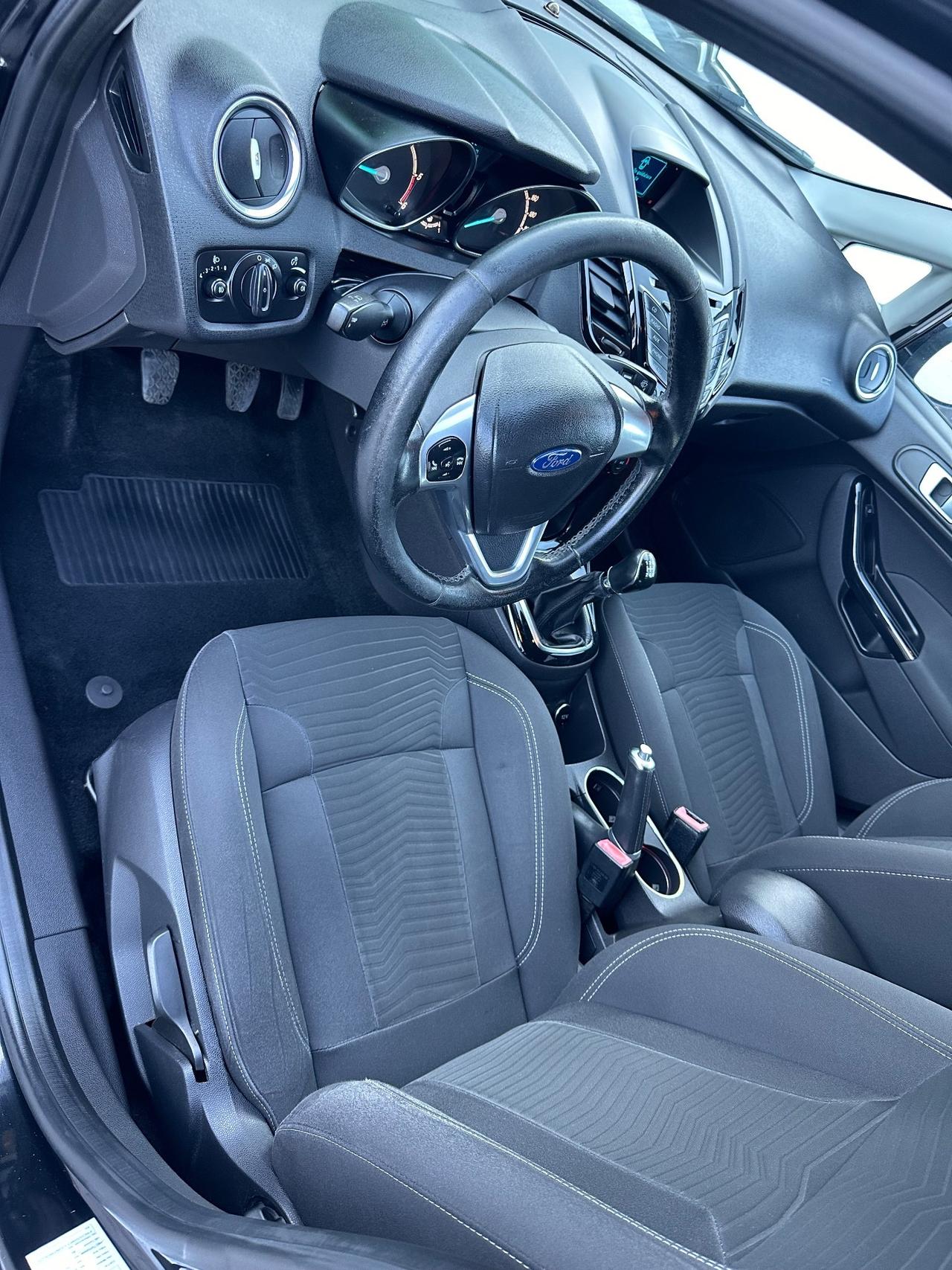 Ford Fiesta 1.5 TDCi 75CV 5 porte Titanium