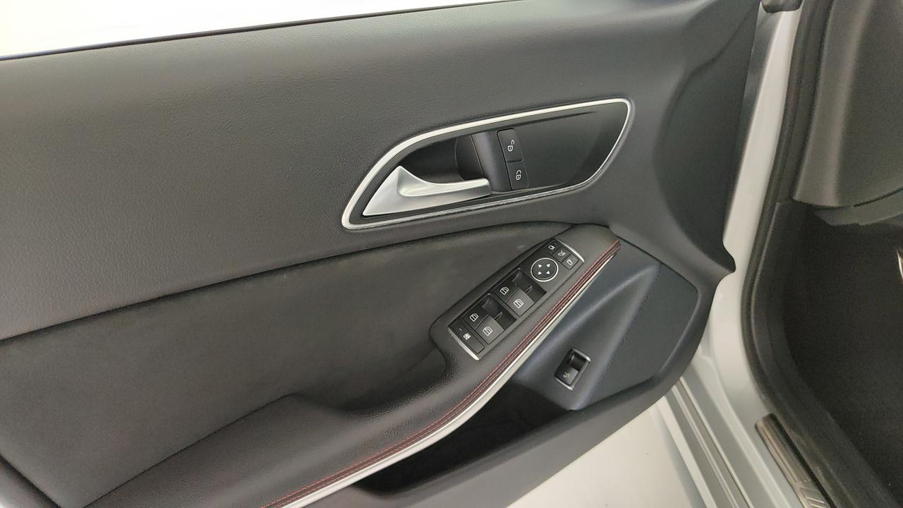 Mercedes-Benz CLA Shooting Brake AMG 45 4matic 360cv auto