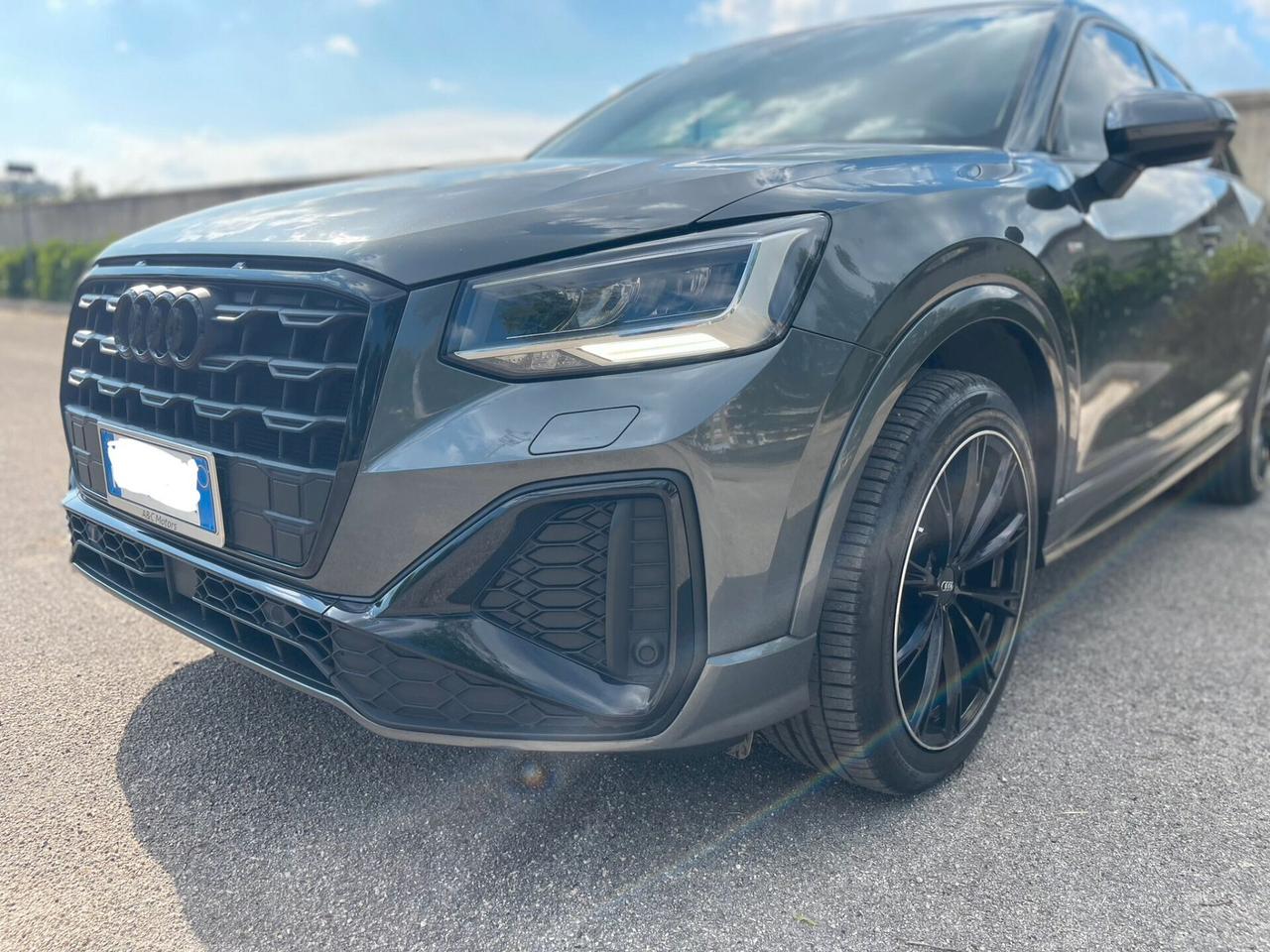 Audi Q2 40 TFSI quattro S tronic Identity Black
