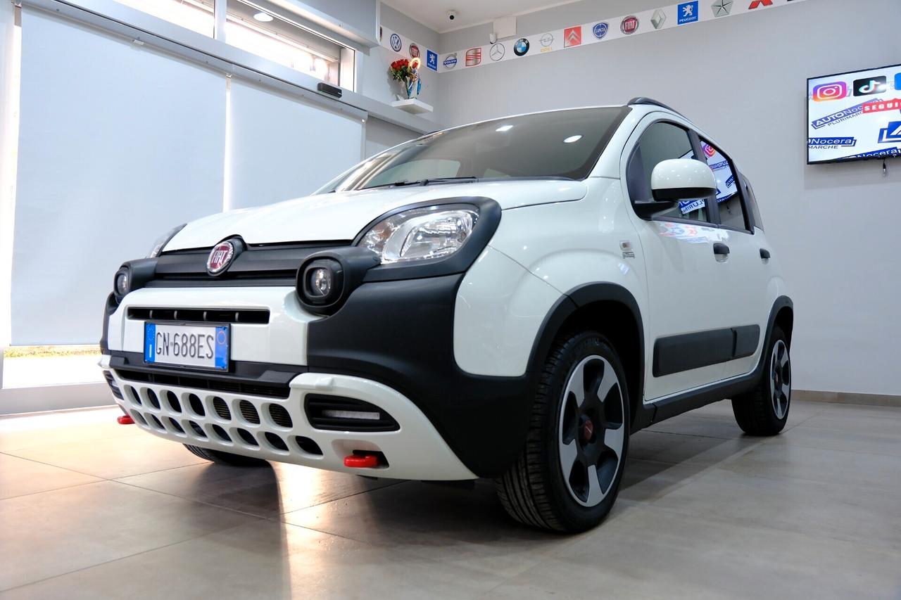 Fiat Panda Cross 1.0 70cv HYBRID CARPLAY