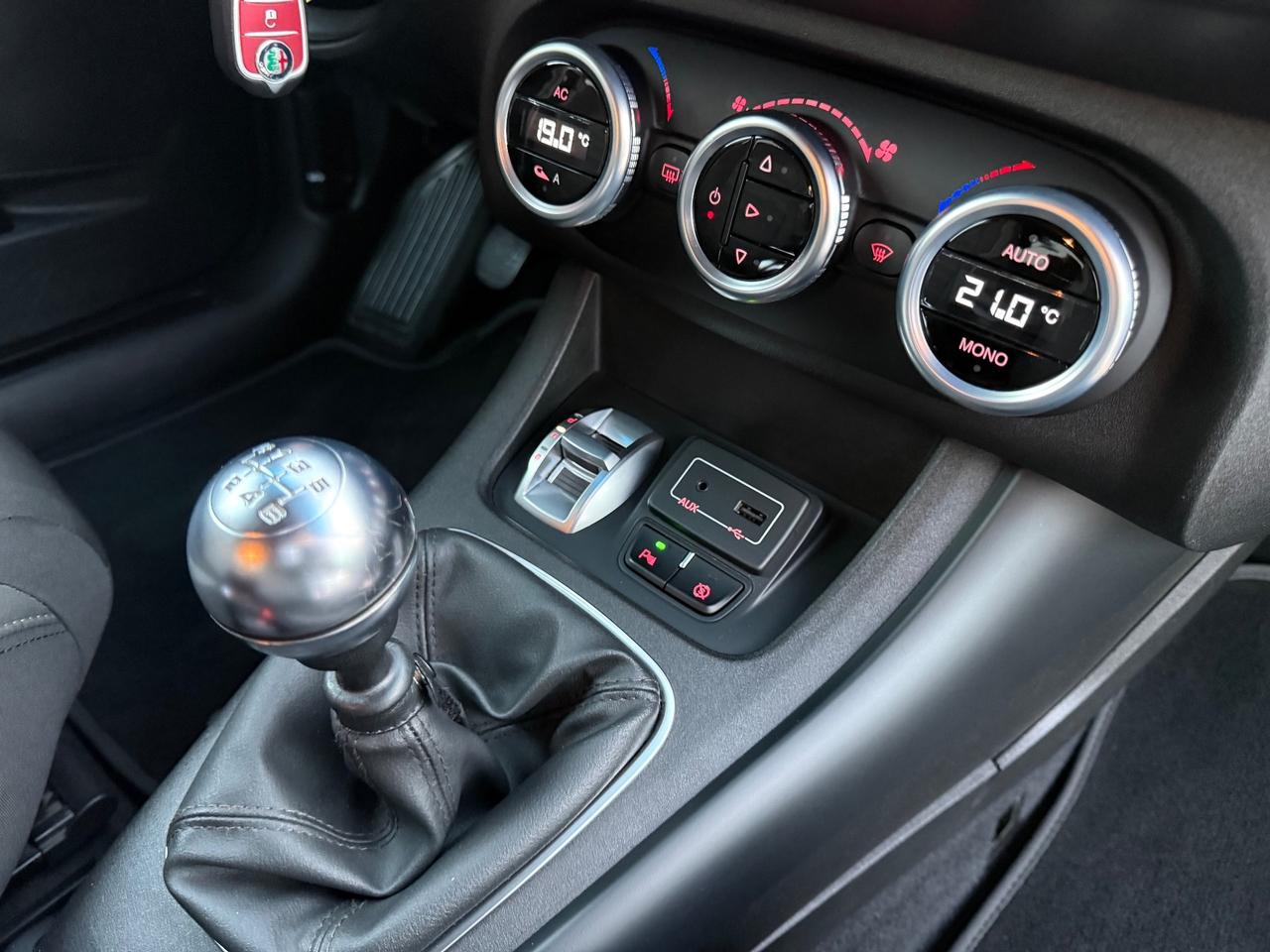 Alfa Romeo Giulietta Ti 1.6 120 CV Navi NEOPATENTATI Garantita