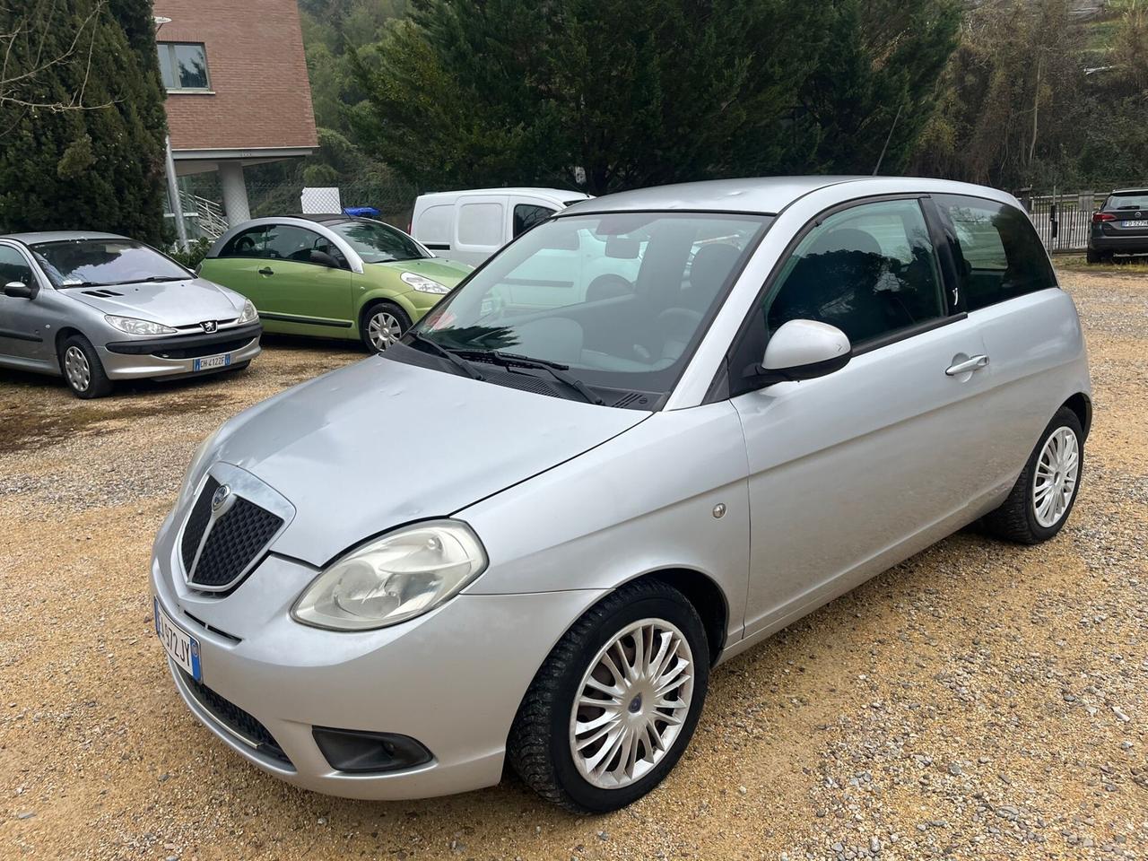 Lancia Ypsilon 1.2 Benzina/GPL - Neopatentato