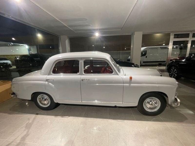 Mercedes-Benz W115 200 Mercedes-Daimler Benz 180