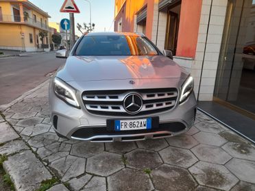 MERCEDES GLA 180 D SPORT