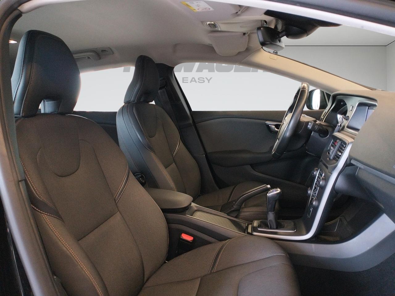 Volvo V40 Cross Country D2 Business Plus - NEOPATENTATI