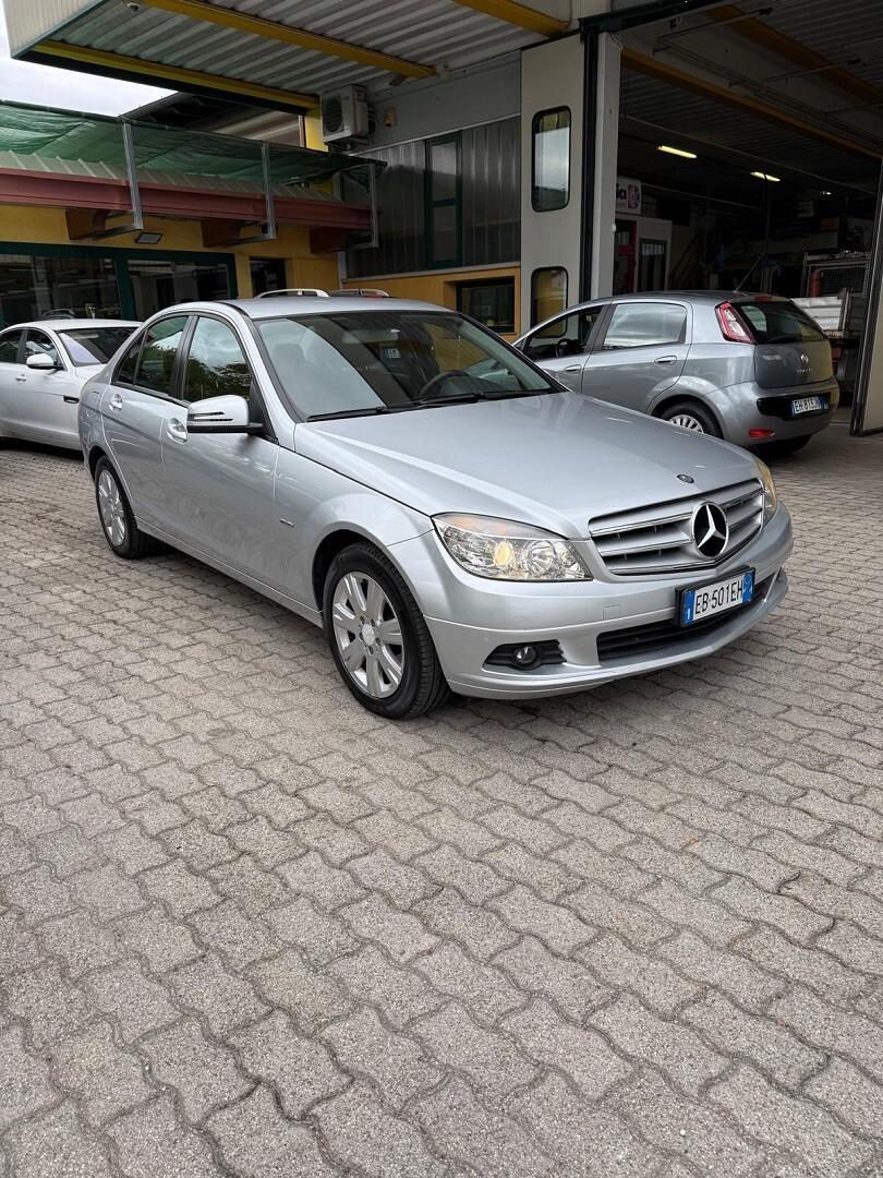 Mercedes-benz C 220 CDI BlueEFFICIENCY Avantgarde